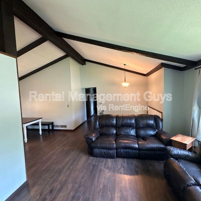 1911 Grant Rd in Arden Hills, MN - Building Photo - Building Photo