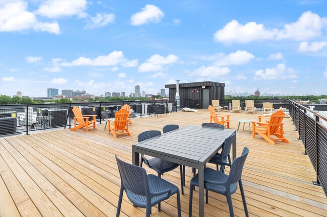 4515 N Clark St in Chicago, IL - Building Photo - Building Photo