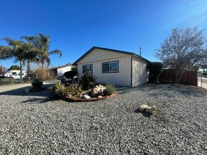 201 Val Verde Dr in Hemet, CA - Building Photo - Building Photo