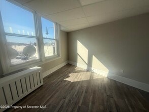 106 Delaware Ave in Olyphant, PA - Building Photo - Building Photo