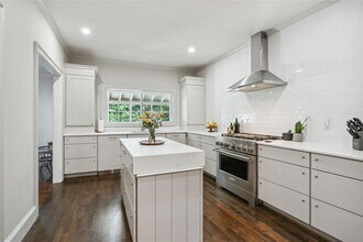 5684 River Oaks Pl NW in Atlanta, GA - Building Photo - Building Photo