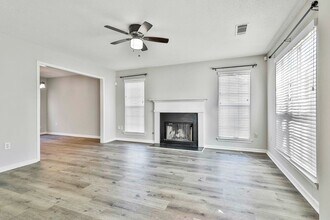 9535 Rollinghills Dr in Jonesboro, GA - Building Photo - Building Photo