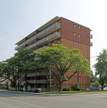 Dundurn Court in Hamilton, ON - Building Photo - Building Photo