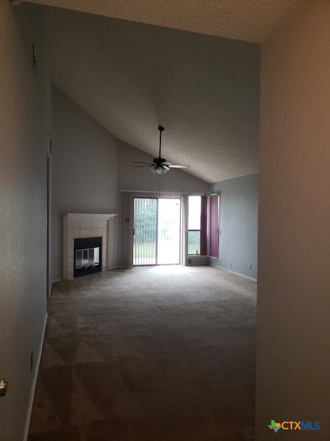 2102 Cascade Dr in Killeen, TX - Building Photo - Building Photo
