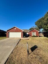 10309 Banff Way in Yukon, OK - Building Photo - Building Photo