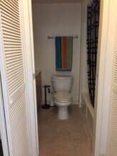 1560 Kanunu St in Honolulu, HI - Building Photo - Building Photo