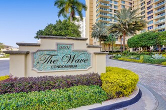 2501 S Ocean Dr in Hollywood, FL - Building Photo - Building Photo