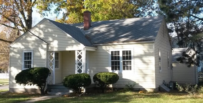 property at 2005 N Nye Ave