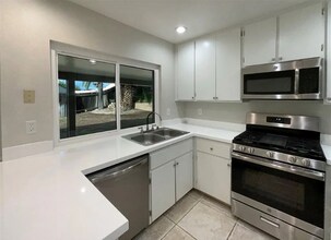 22257 Emerald St in Grand Terrace, CA - Foto de edificio - Building Photo