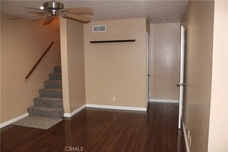 5478 E Willow Woods Ln in Anaheim, CA - Foto de edificio - Building Photo