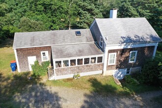 17 Pine Island Rd in Mattapoisett, MA - Building Photo - Building Photo