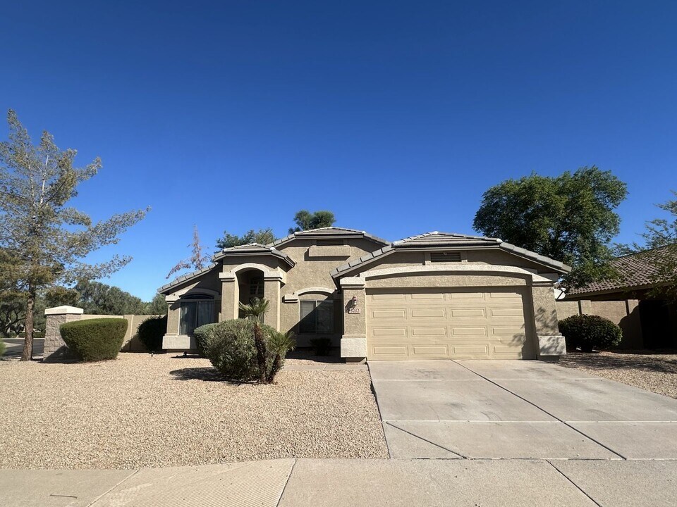 3232 E Stanford Ave in Gilbert, AZ - Building Photo