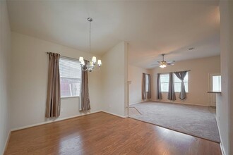 7305 Stonelick Ct in Pearland, TX - Foto de edificio - Building Photo