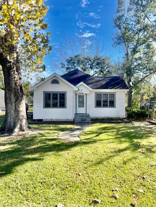 property at 321 S Arcola St