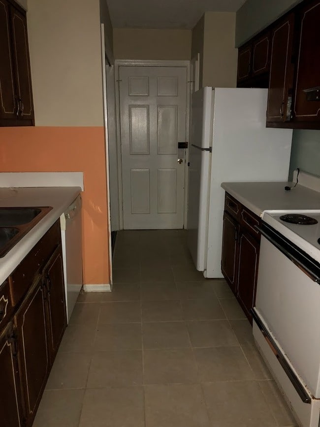 property at 3074 Parc Lorraine