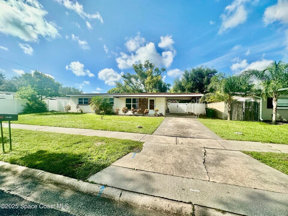 1905 Ivy Dr in Cocoa, FL - Building Photo
