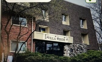 2 Villa Verde Dr, Unit 104 in Buffalo Grove, IL - Building Photo