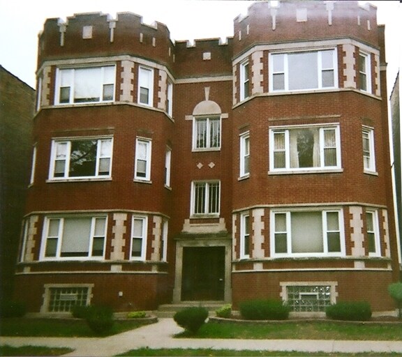 8127 S Drexel Ave in Chicago, IL - Building Photo