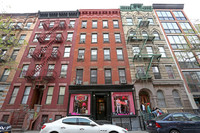 96 E Seventh St in New York, NY - Foto de edificio - Building Photo