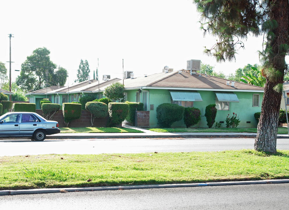 2510 N 1st St in Fresno, CA - Building Photo