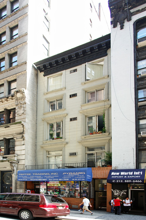 29 W 27th St in New York, NY - Building Photo