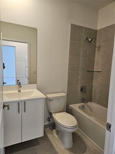 8376 NW 49th St, Unit 1 in Doral, FL - Building Photo - Building Photo