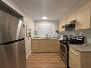 10251 Cornerbrook Cres in Richmond, BC - Building Photo - Building Photo