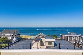 4 Atlantic Ave in Islip, NY - Building Photo - Building Photo