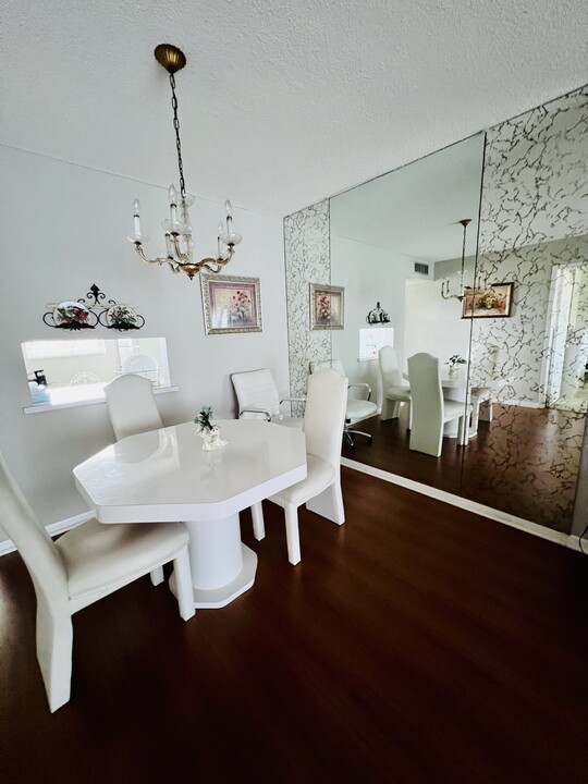 2900 NW 47th Ter in Lauderdale Lakes, FL - Building Photo