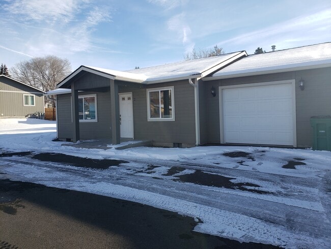 property at 1541 Derby St Unit 2