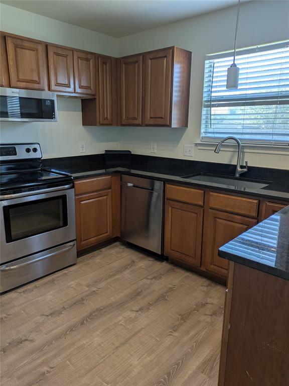 209 Phillips St in Hutto, TX - Building Photo - Building Photo