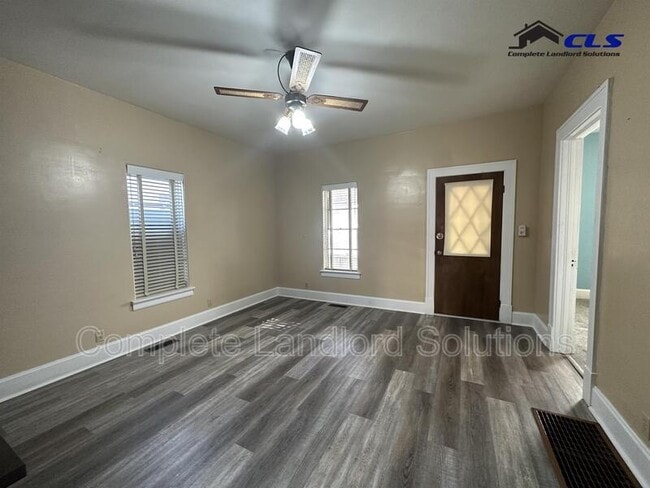 property at 1516 Woodley Ave