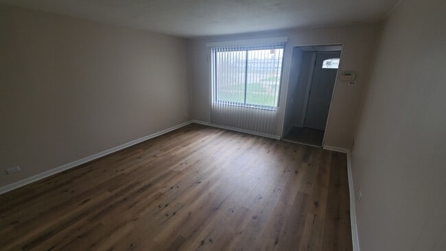 13700 S Eggleston Ave in Riverdale, IL - Building Photo - Building Photo