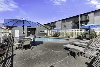 Pacific Park Apartment Homes in Edmonds, WA - Foto de edificio - Building Photo