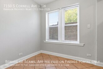 7150 S Cornell Ave in Chicago, IL - Foto de edificio - Building Photo