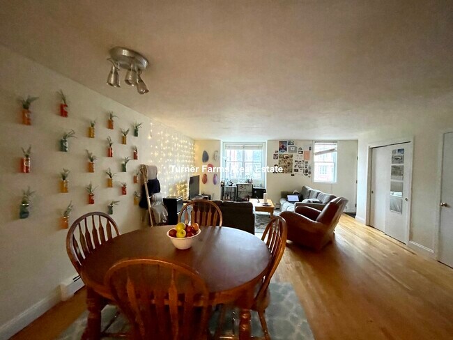 1430 Tremont St, Unit B4 in Boston, MA - Building Photo - Building Photo