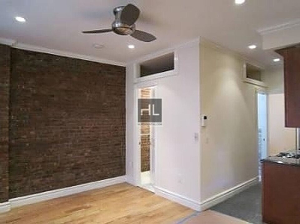East 105th Street in New York, NY - Building Photo