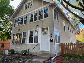 1606 6th St NE, Unit DUPLEX Apartamentos