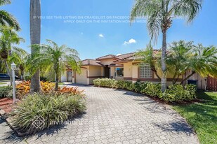 14872 SW 176th St in Miami, FL - Building Photo