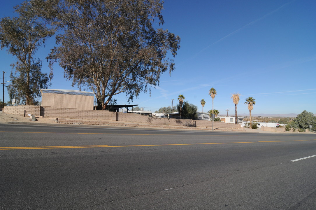 Starview Mobile Home Park in Twentynine Palms, CA - Building Photo