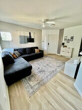 1295 N Ash St in Gilbert, AZ - Building Photo - Building Photo