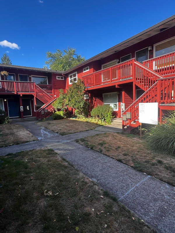 property at 3013 SE Waverleigh Blvd