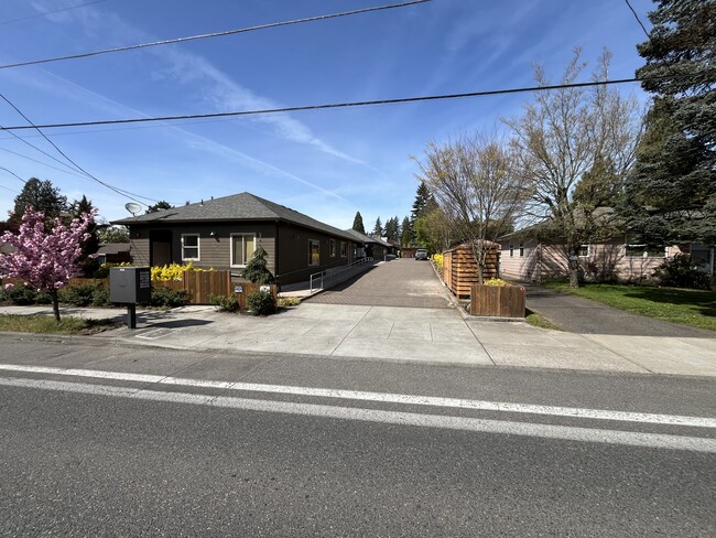 13643 E Burnside St, Unit 13651