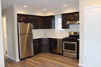 6204 Hillmeyer Rd in Queens, NY - Building Photo - Building Photo