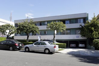 1824 Manning Avenue in Los Angeles, CA - Building Photo - Building Photo