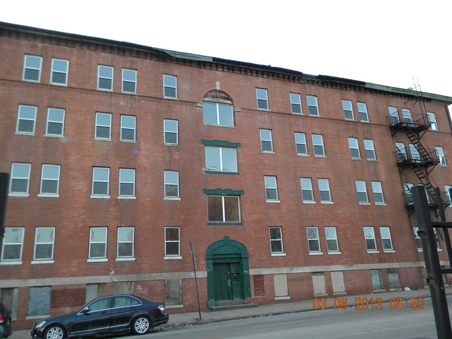 231 E North Ave in Baltimore, MD - Building Photo - Building Photo