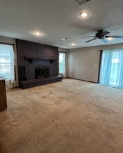 814 W 22nd Ave in Hutchinson, KS - Building Photo - Building Photo