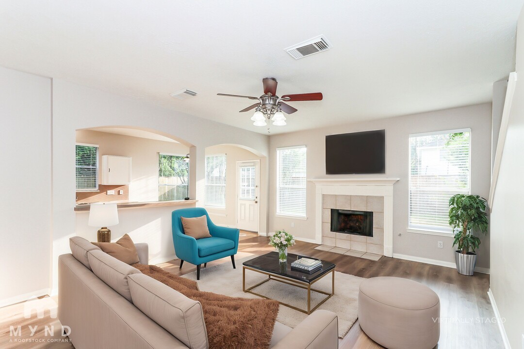 31530 Kingston Village Dr in Spring, TX - Building Photo