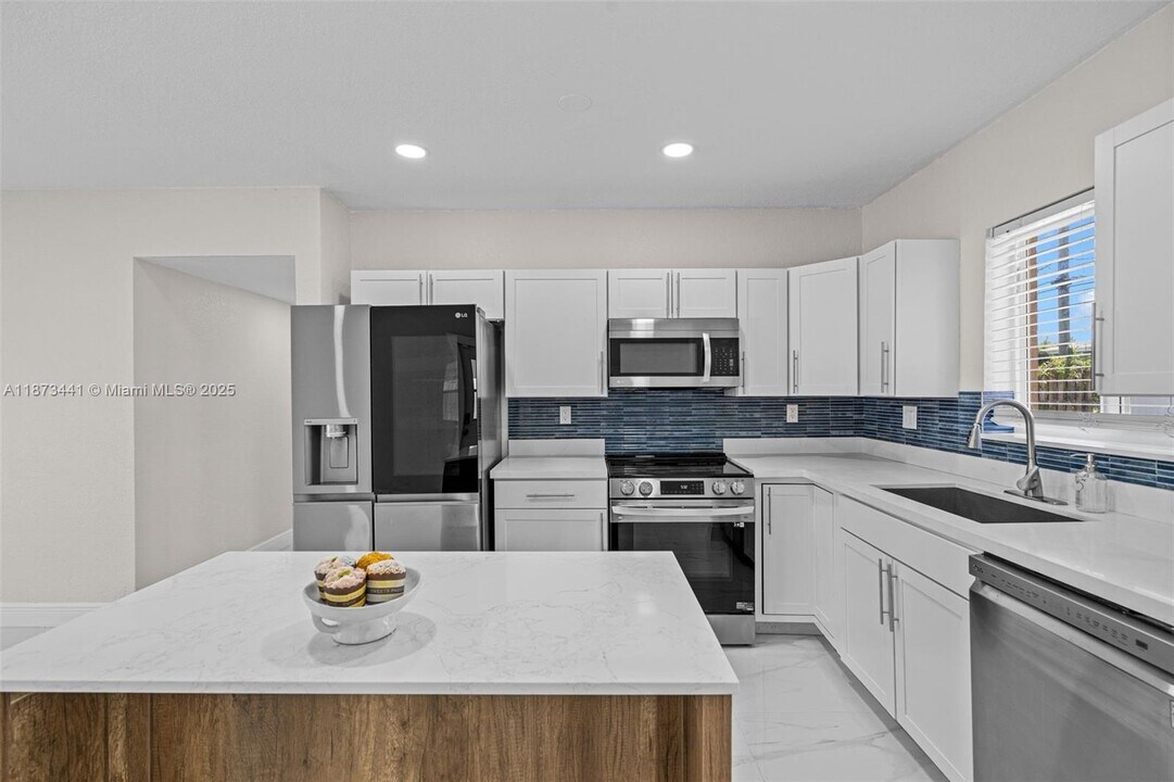 3220 NW 4th Ct in Fort Lauderdale, FL - Building Photo