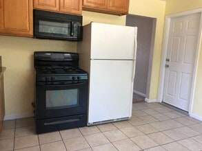 3932 Huron St in Sacramento, CA - Building Photo - Building Photo